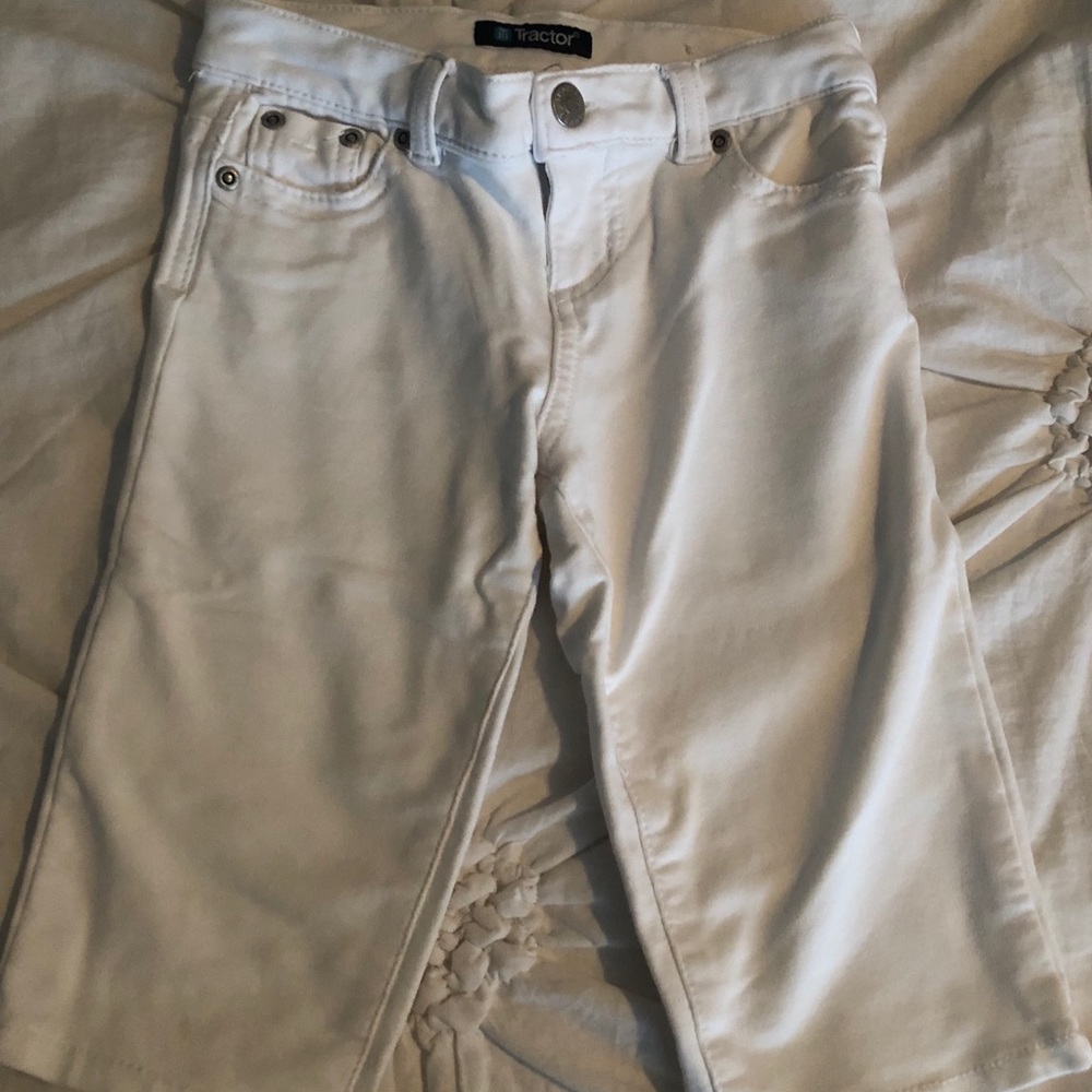 LIKE NEW white Tractor knee length short